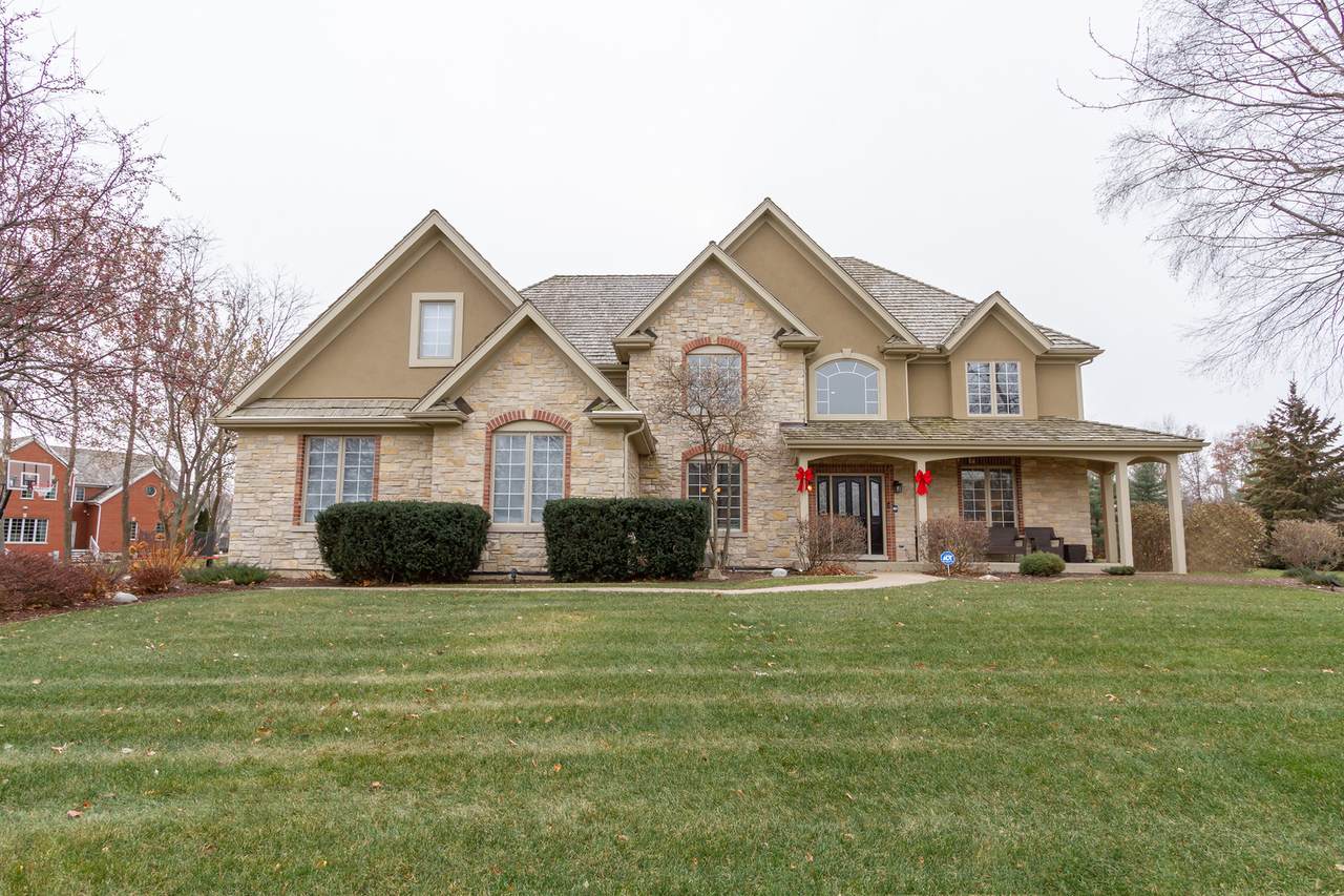 36W755 Whispering Trail - Photo 1