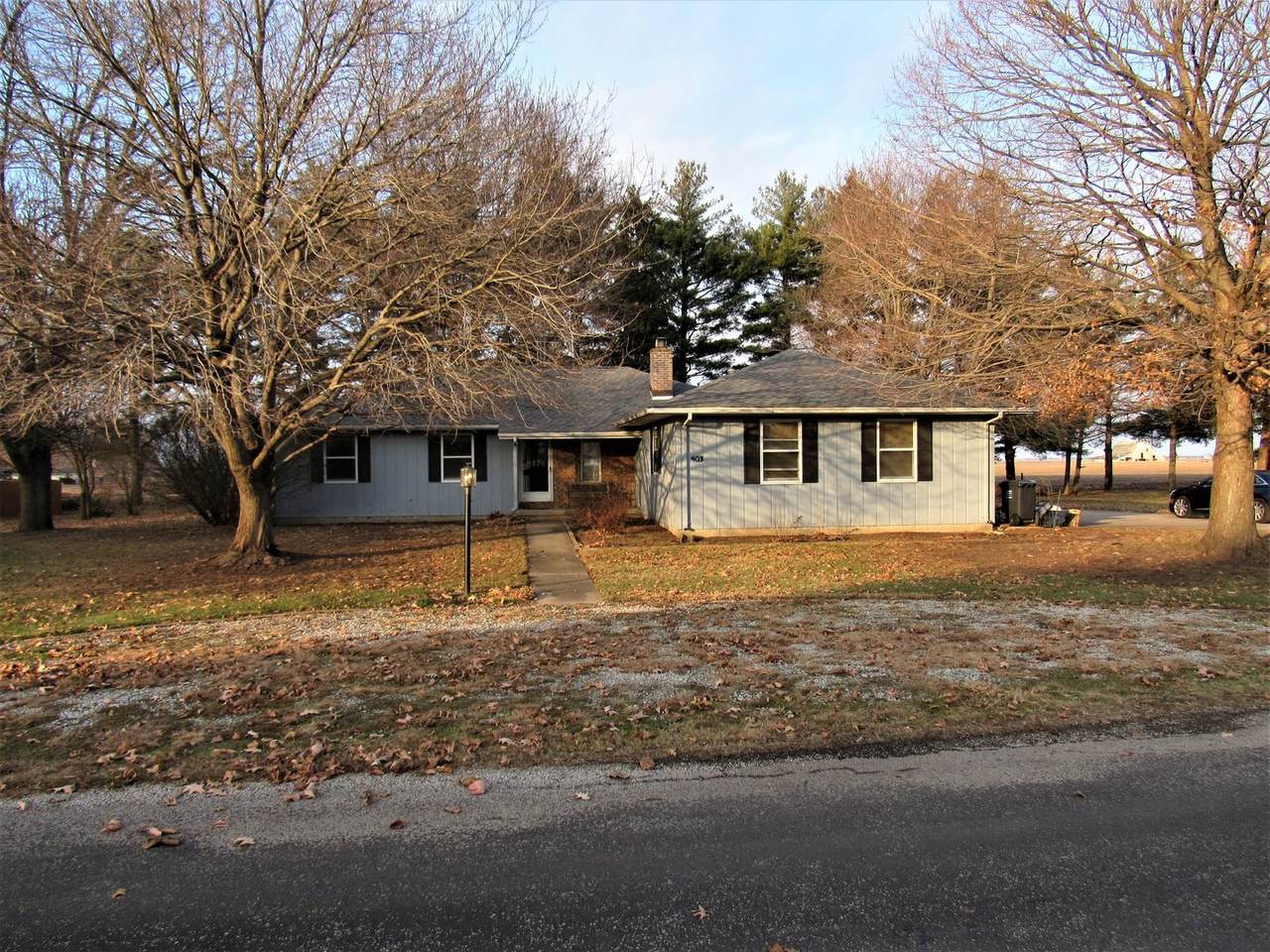 403 Sycamore Lane - Photo 1