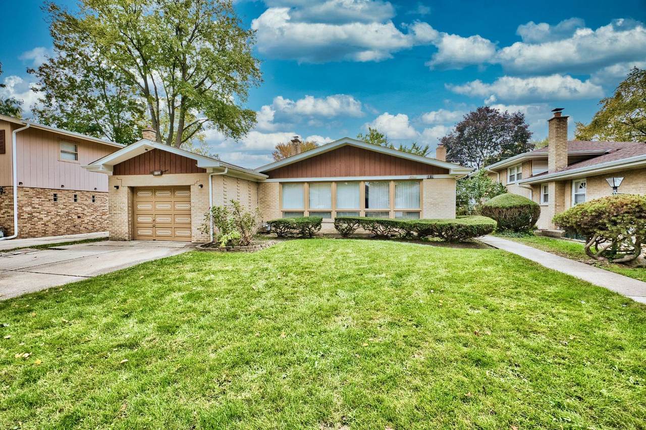 5819 Keeney Street - Photo 1