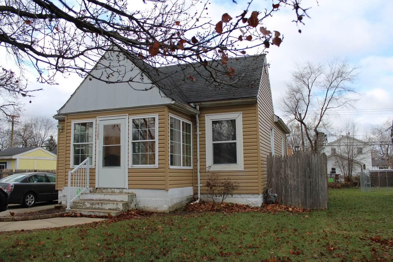 1167 Pleasant Place - Photo 1