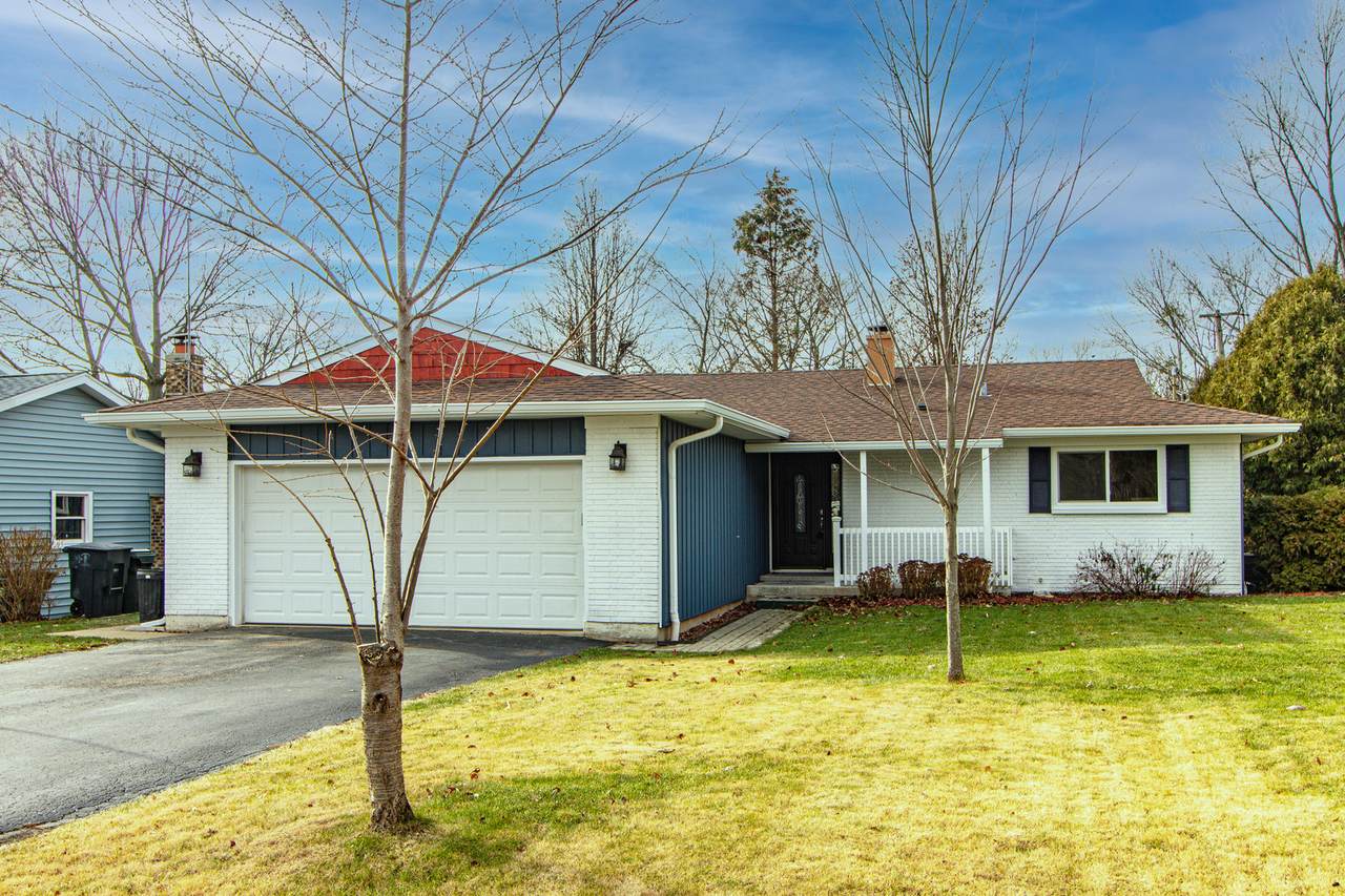 140 Rose Tree Lane - Photo 1