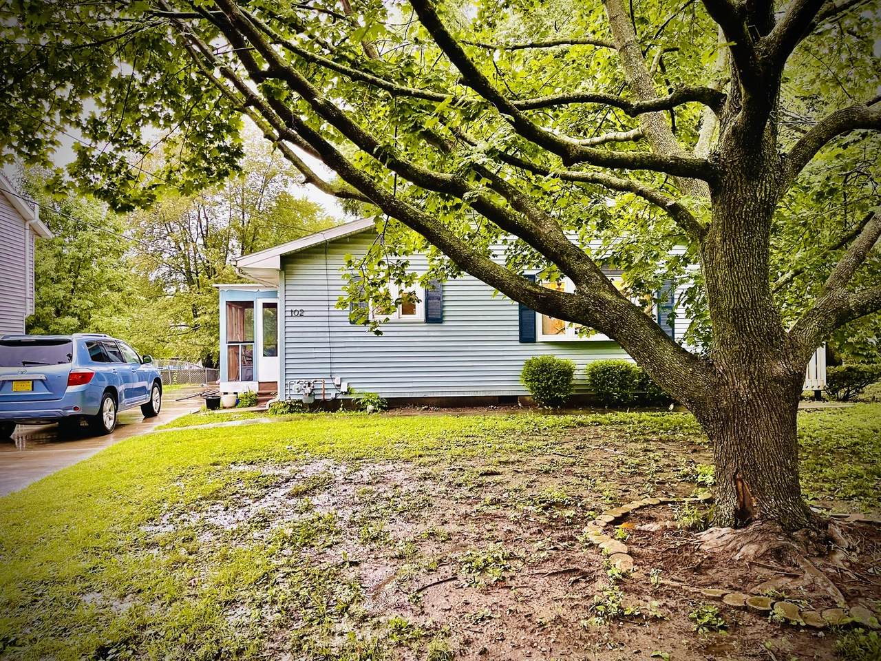 102 Sycamore Street - Photo 1