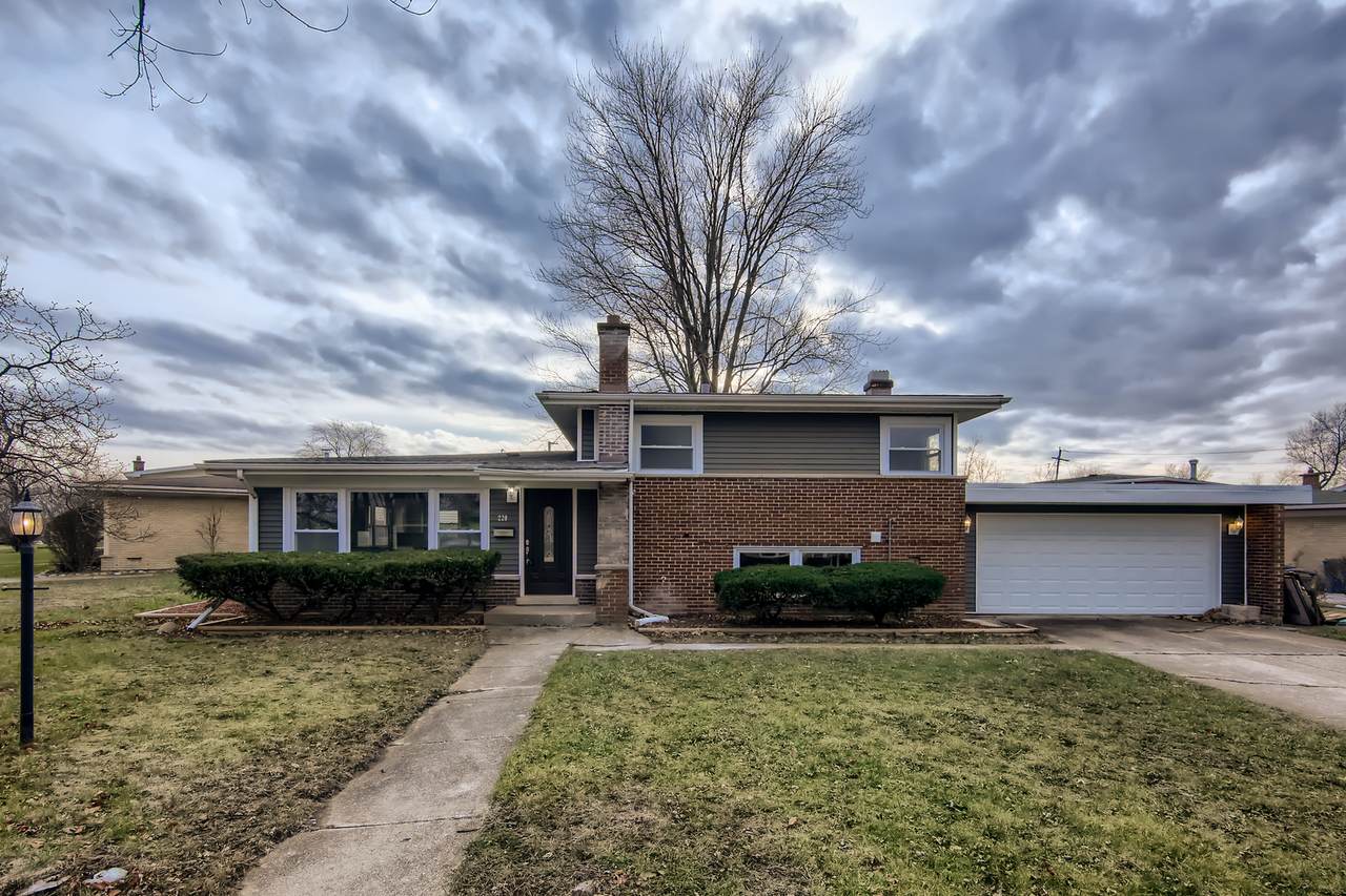 220 Roberta Lane - Photo 1
