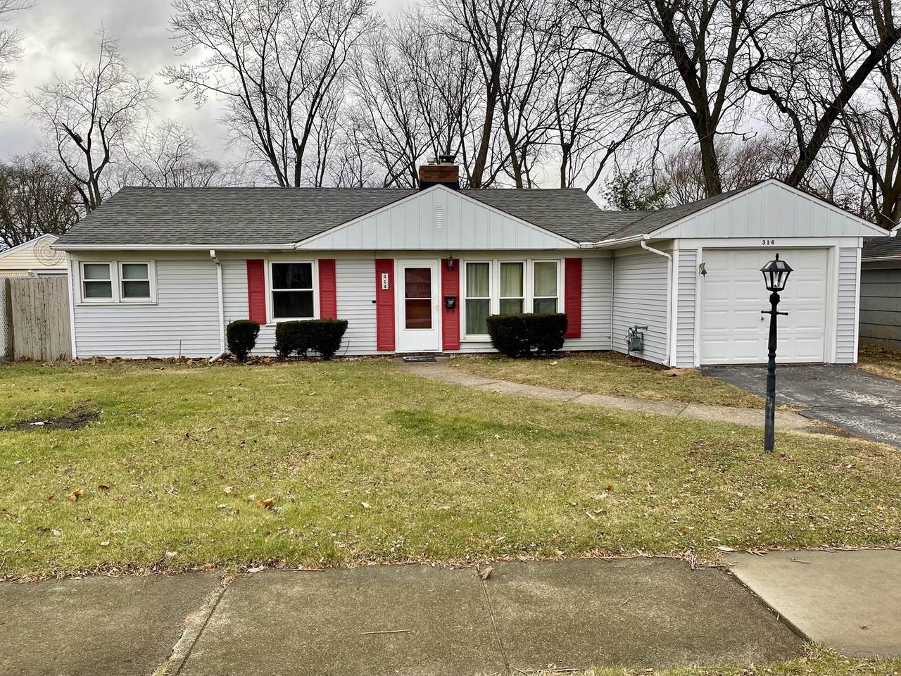 314 Indianwood Boulevard - Photo 1