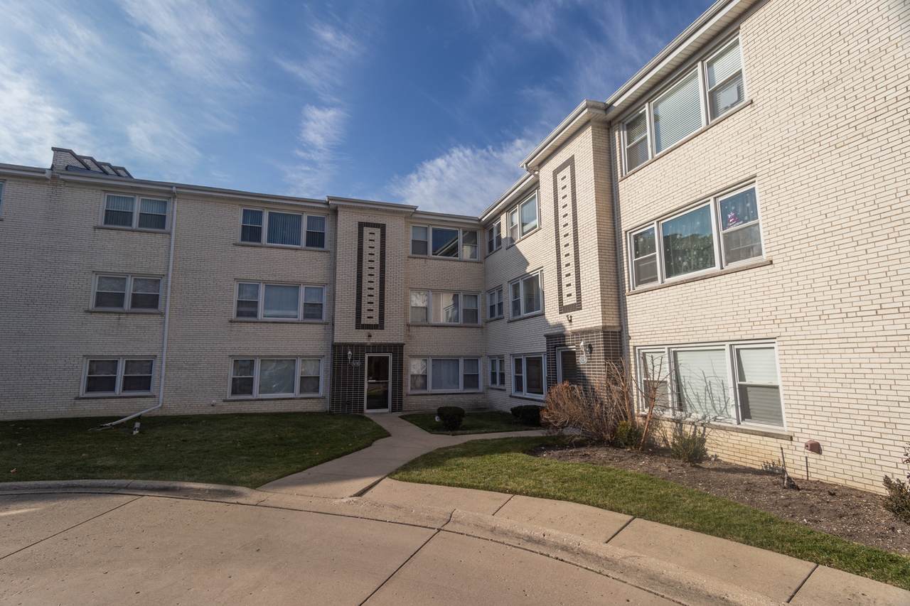 5230 Potawatomie Avenue - Photo 1