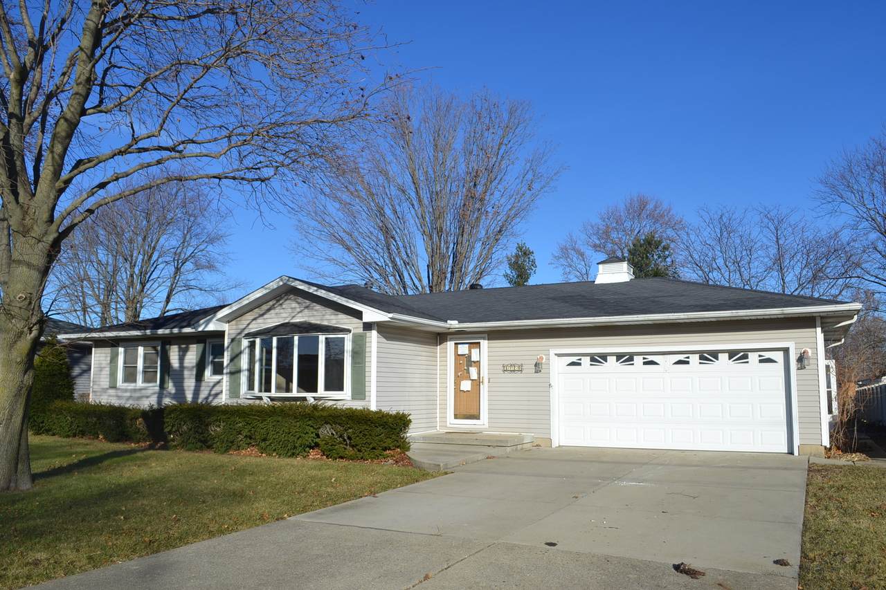 1720 Sharon Road - Photo 1