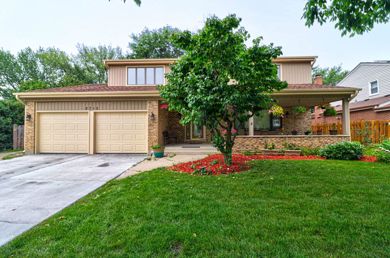 2712 Windsor Drive - Photo 1