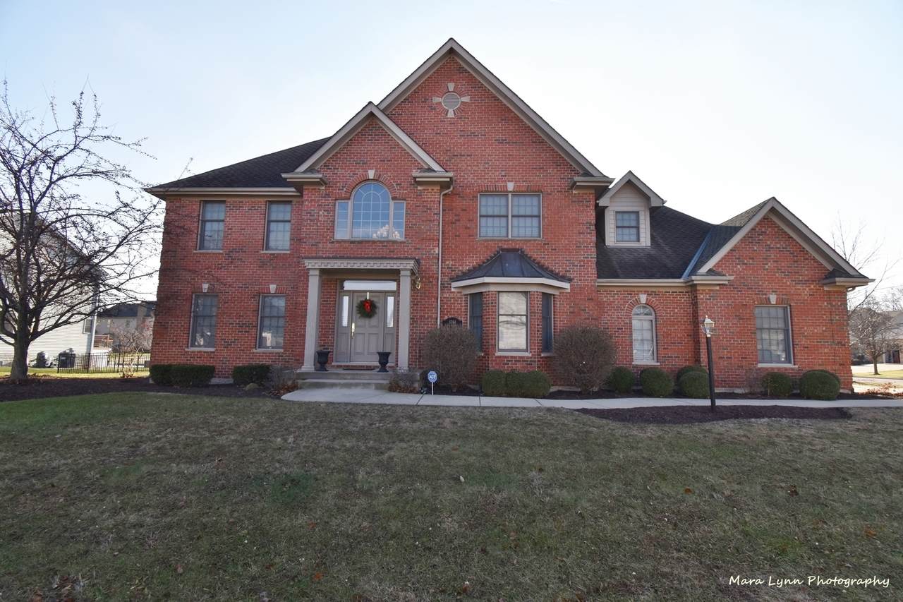 1084 Redwood Drive - Photo 1