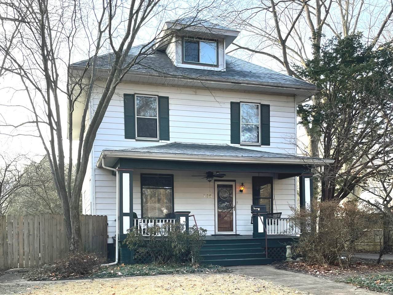705 Illinois Street - Photo 1