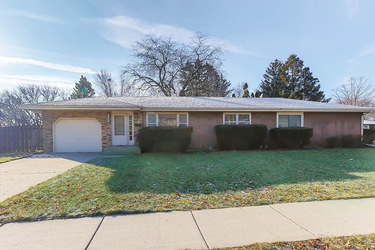 1379 Getzelman Drive - Photo 1