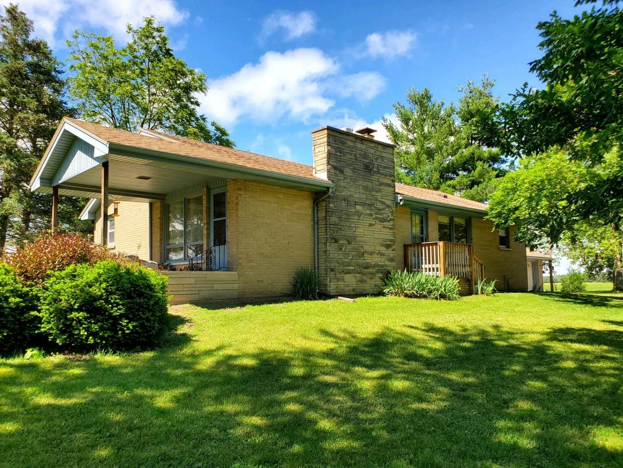 1025 Eagle Island Road - Photo 1