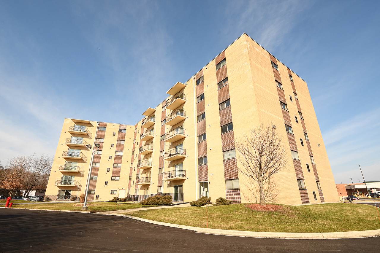 18400 Cherry Creek Drive - Photo 1