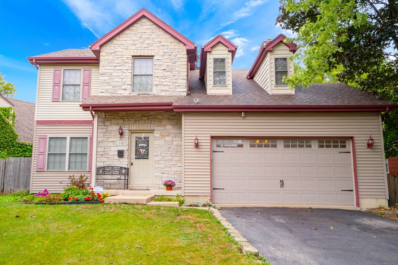 716 11th Street - Photo 1