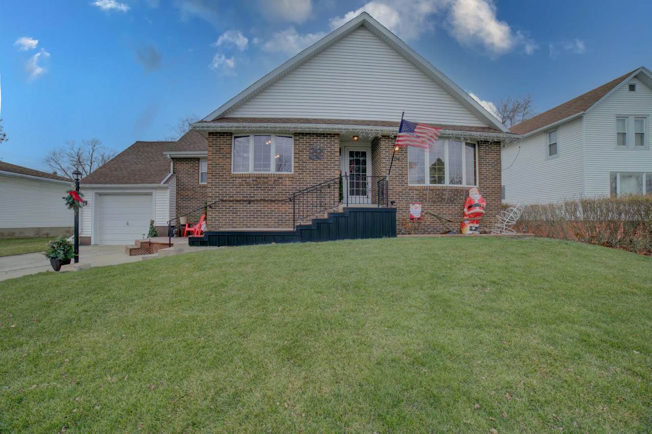 704 Union Street - Photo 1