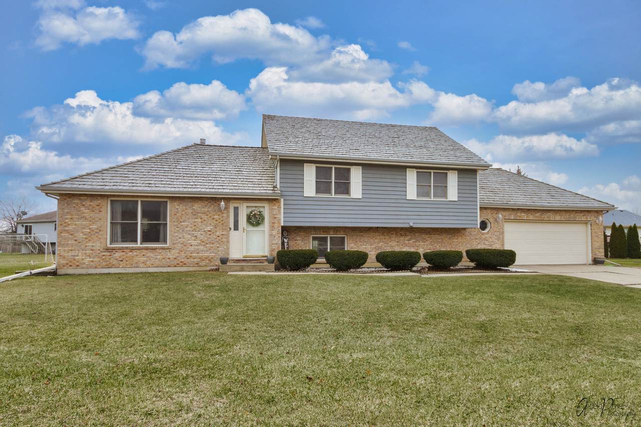 3431 Meadow Crest Circle - Photo 1
