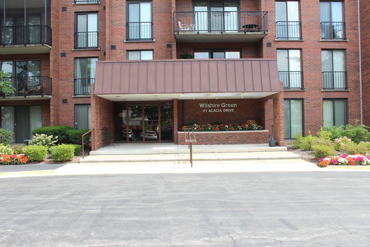 111 Acacia Drive - Photo 1