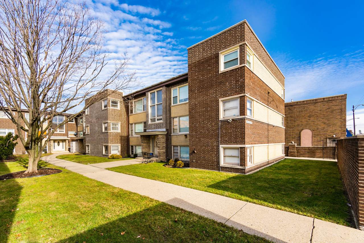 5532 Lawrence Avenue - Photo 1
