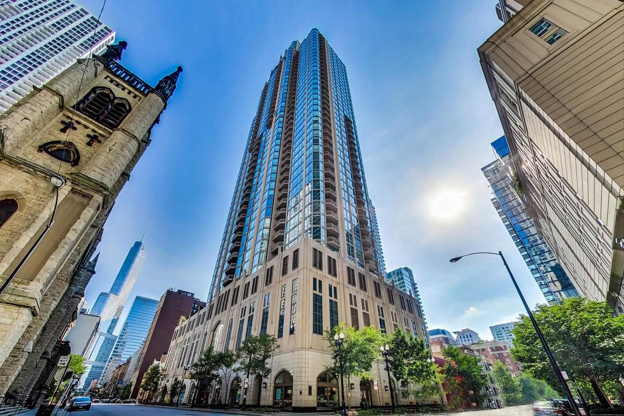 21 Huron Street - Photo 1