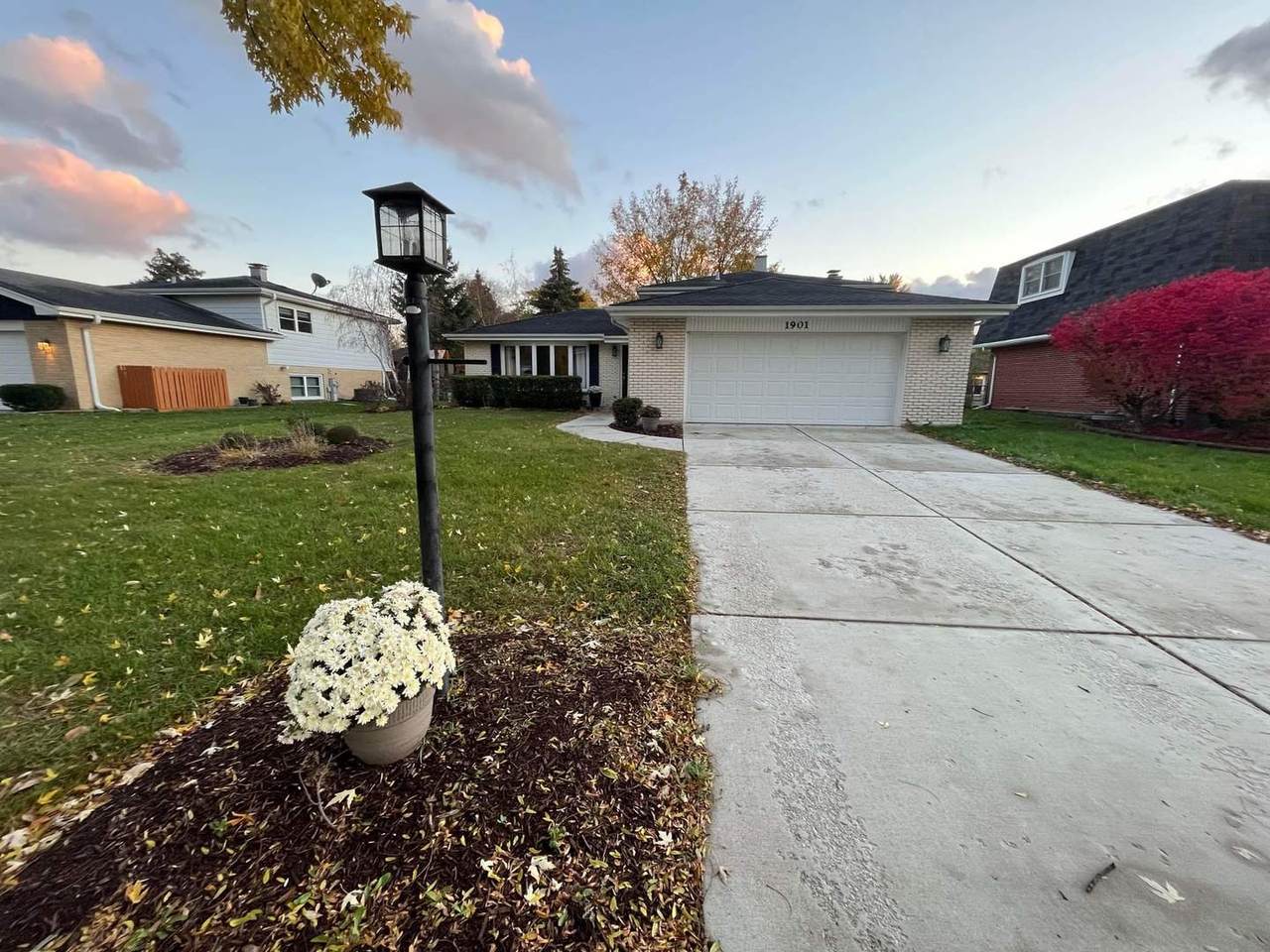 1901 Holly Avenue - Photo 1