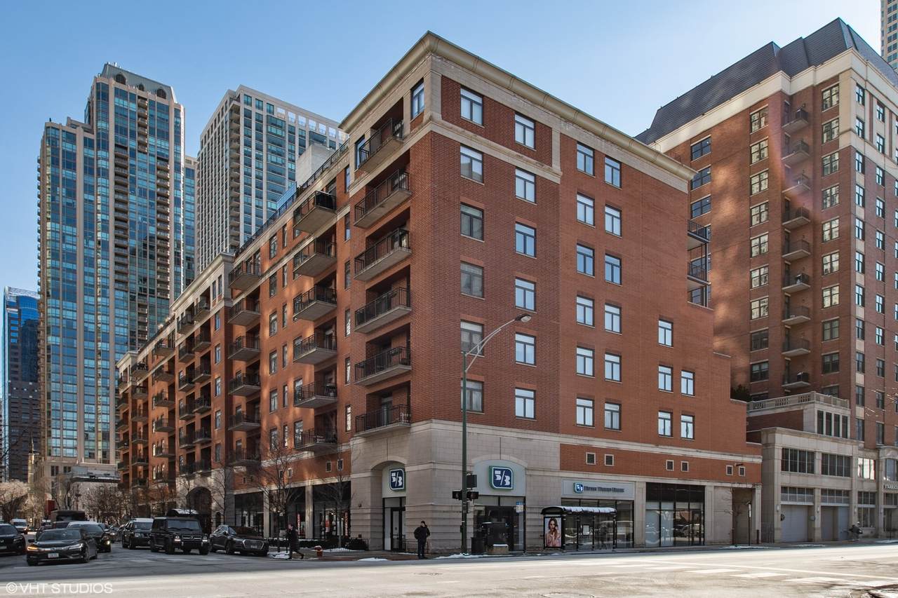 33 Huron Street - Photo 1