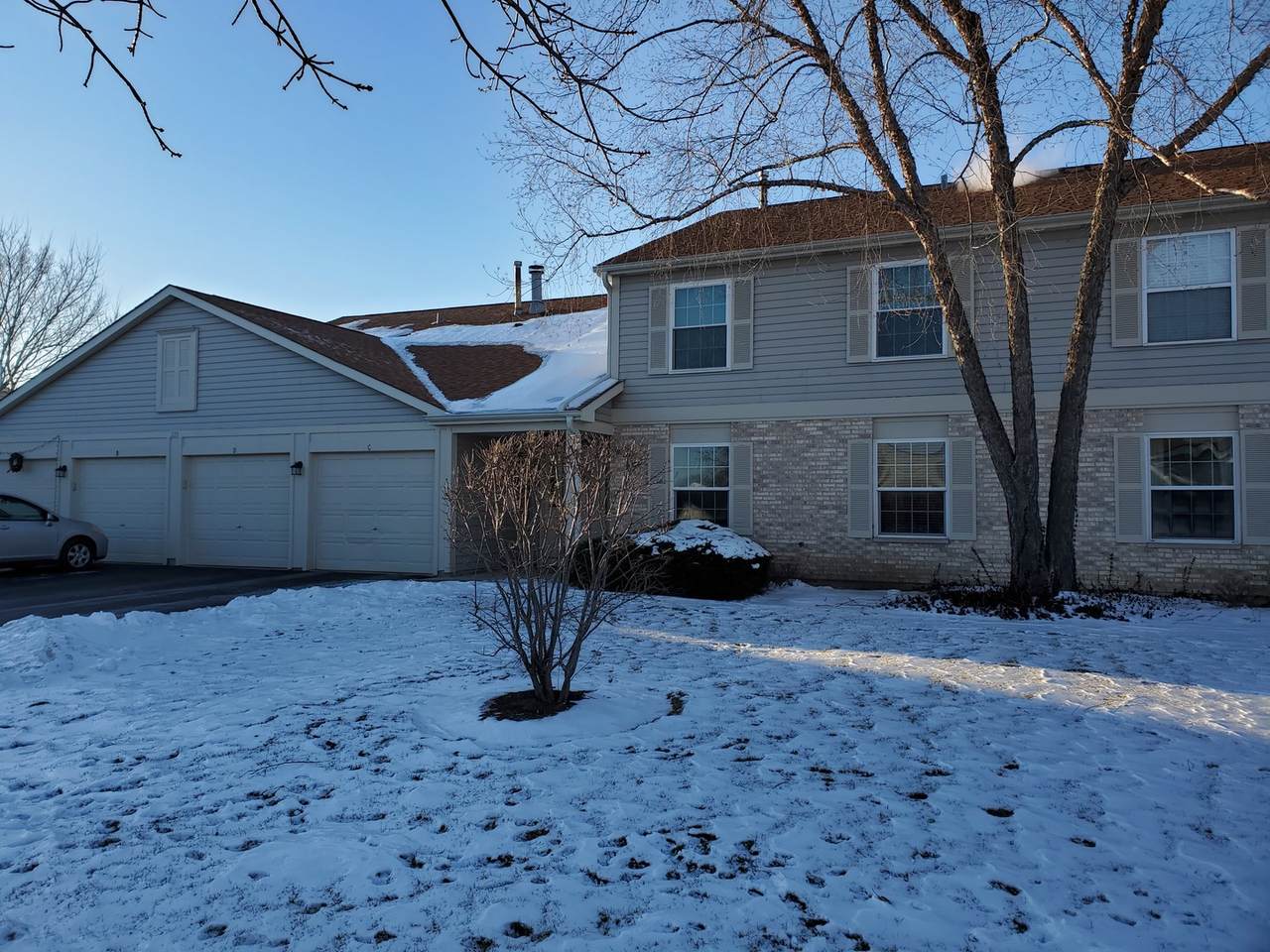 225 Crestview Drive - Photo 1