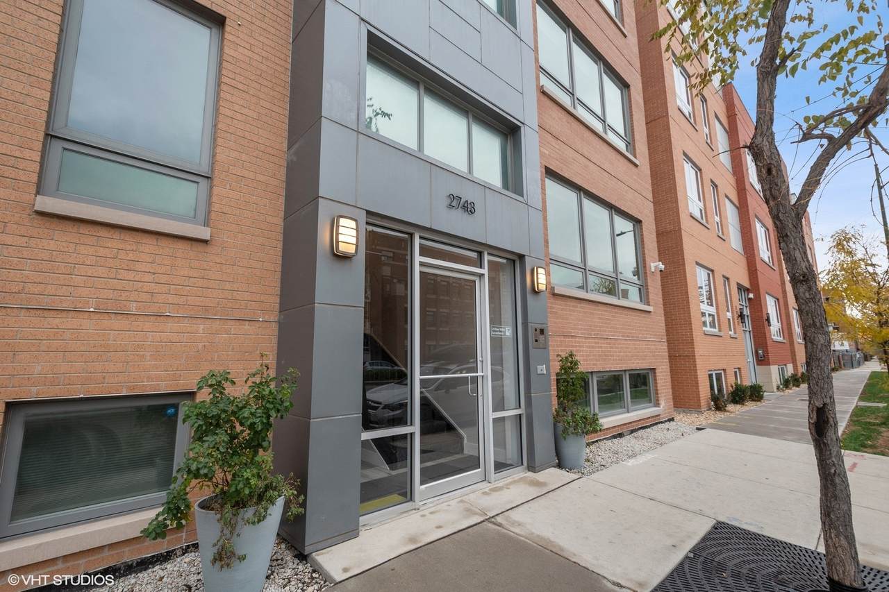 2743 Ashland Avenue - Photo 1