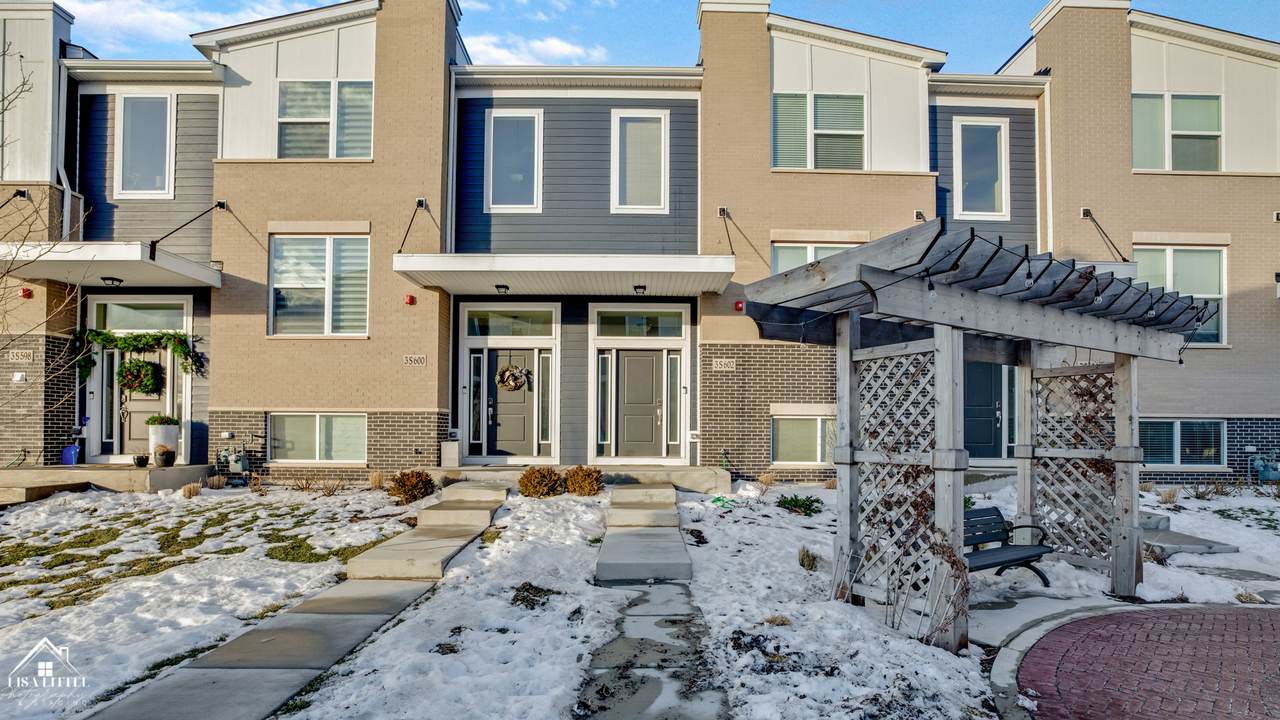 3S602 Everton Drive - Photo 1