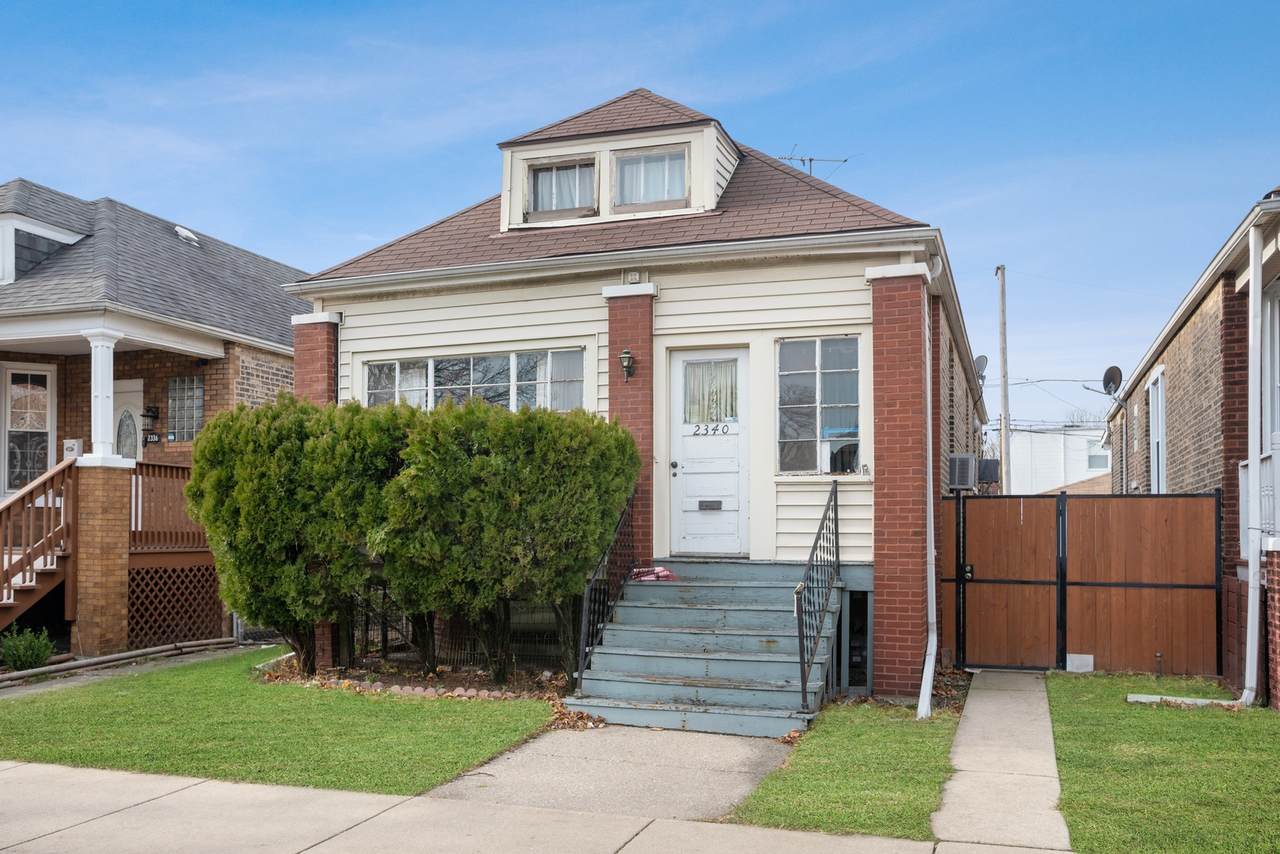 2340 Lowell Avenue - Photo 1