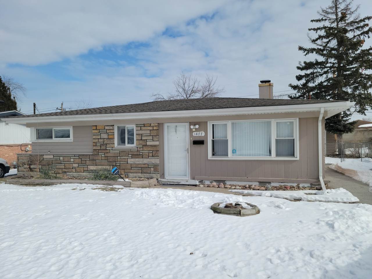 1477 Stanley Boulevard - Photo 1
