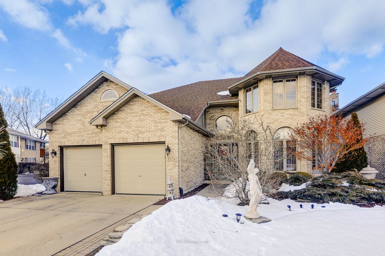 5324 109th Street - Photo 1