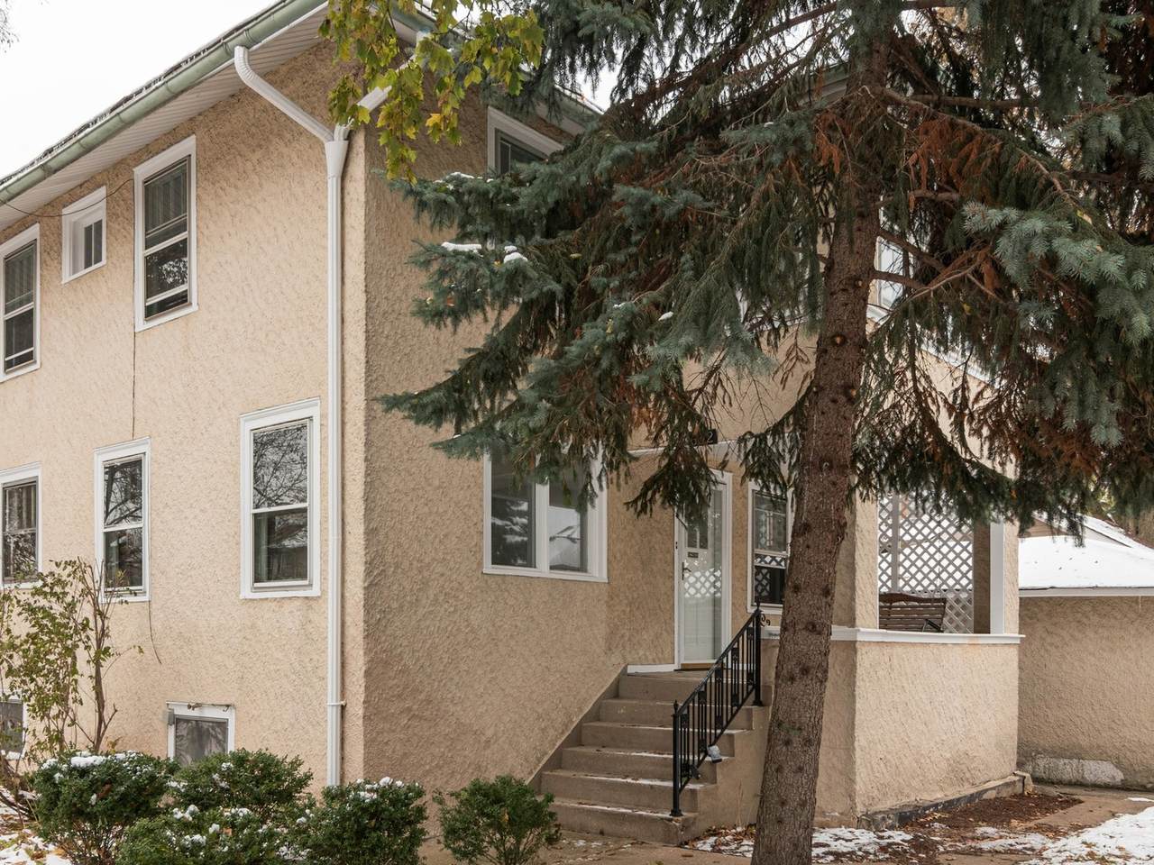 632 Home Avenue - Photo 1