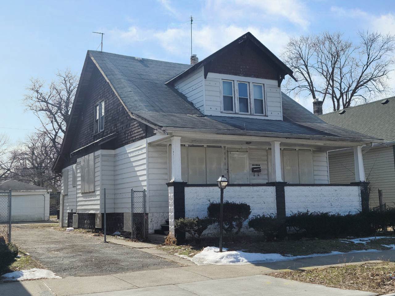239 105th Street - Photo 1