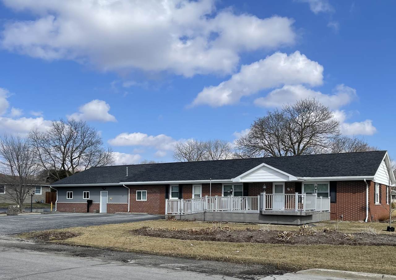 595 Elm Street - Photo 1