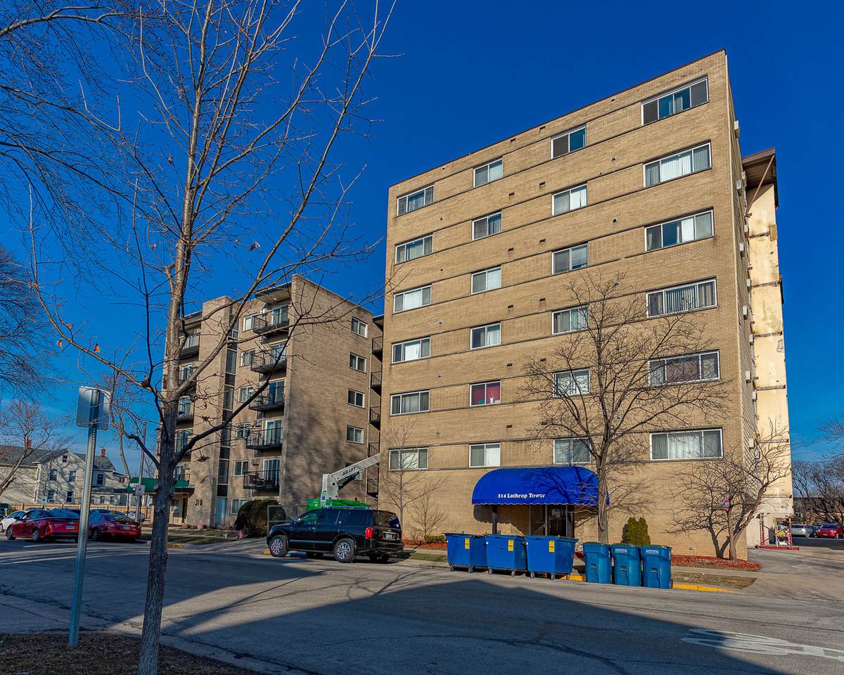 314 Lathrop Avenue - Photo 1