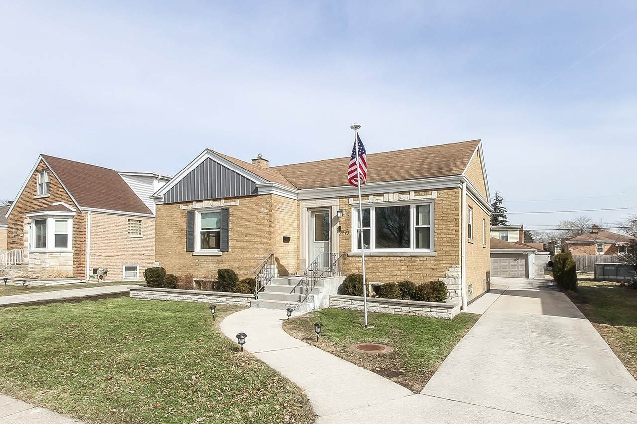 2243 6th Avenue - Photo 1