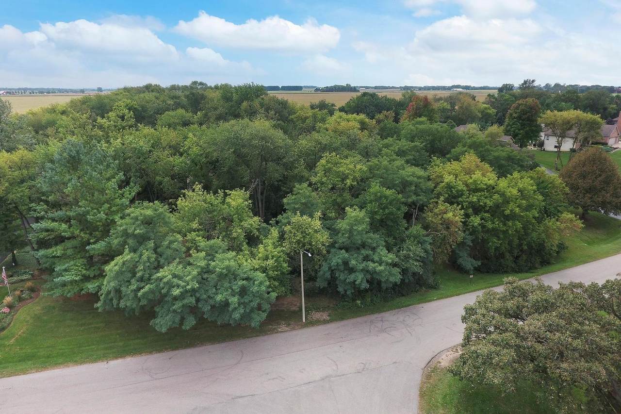 3813 Prairie Drive - Photo 1