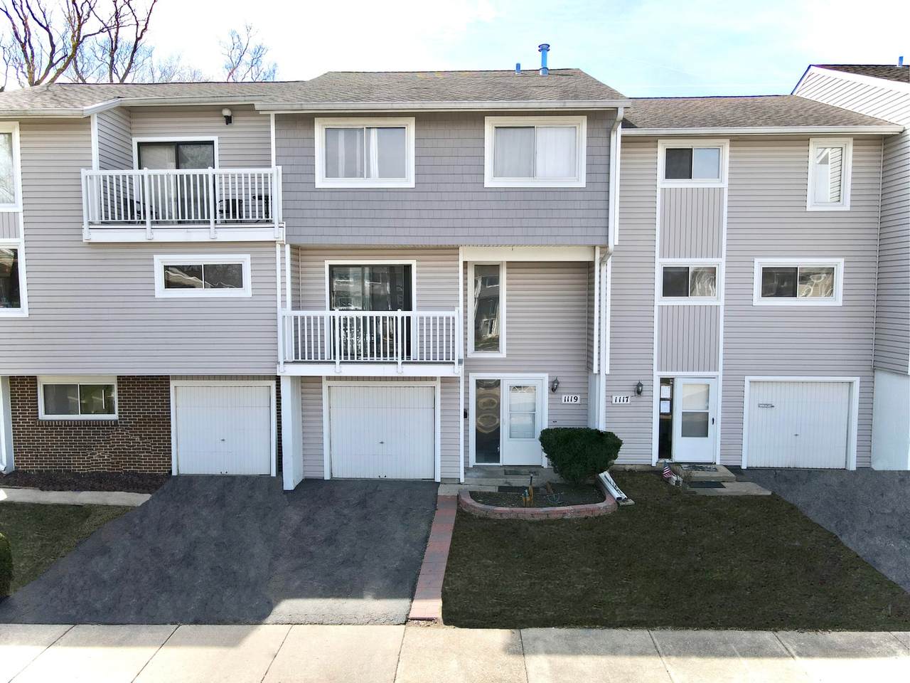 1119 Sandpiper Court - Photo 1