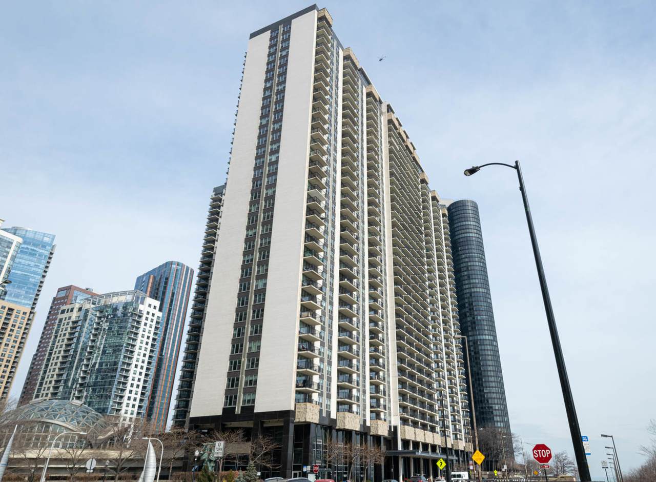 400 Randolph Street - Photo 1