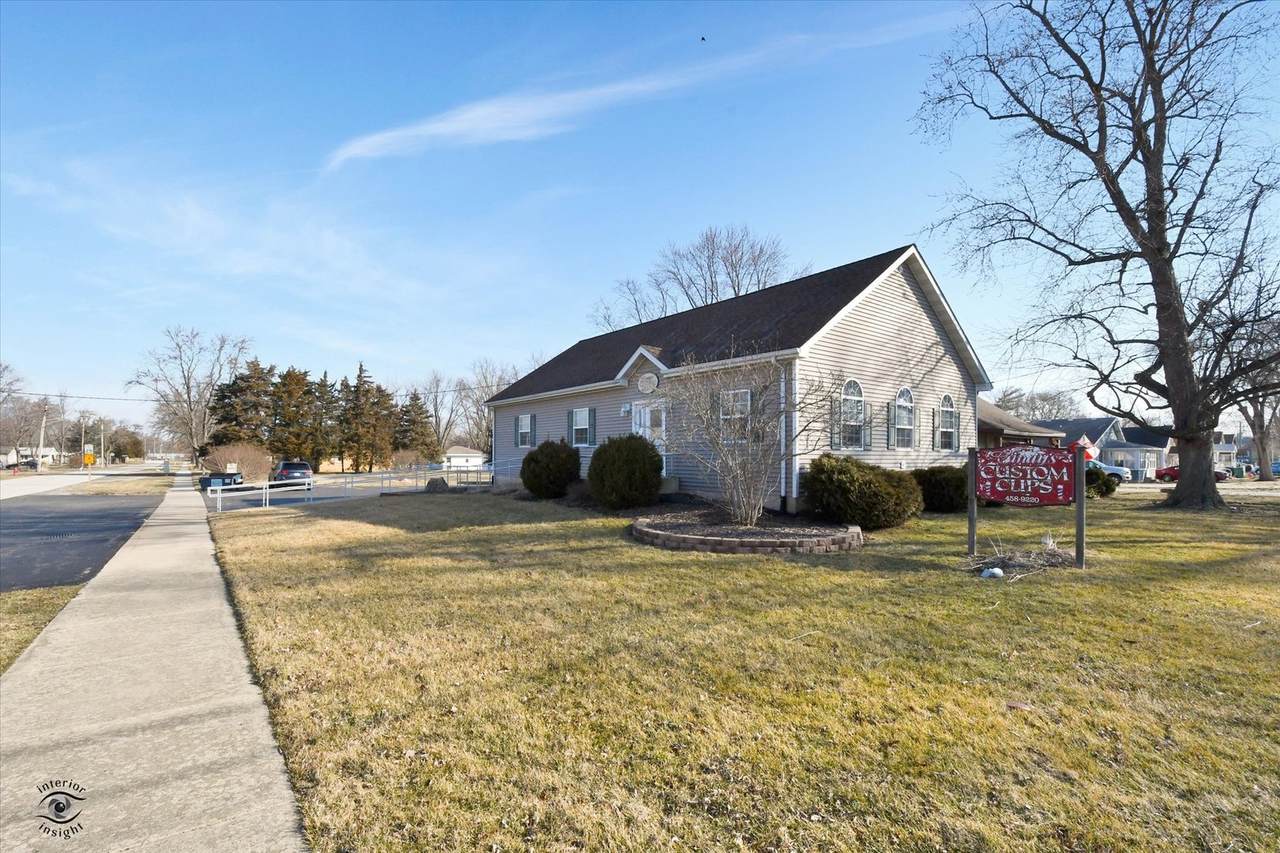 111 Lincoln Street - Photo 1