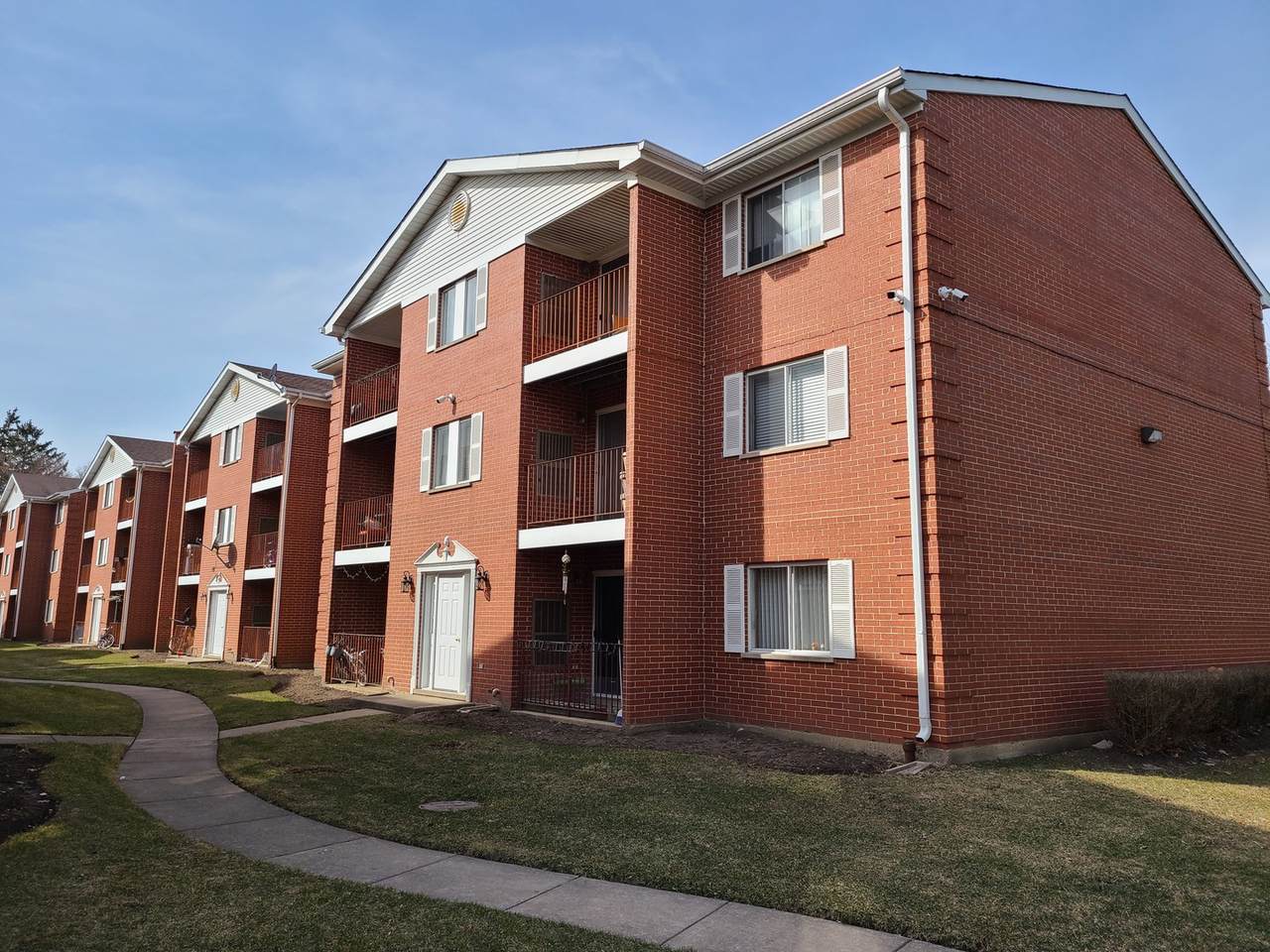 491 Leslie Court - Photo 1