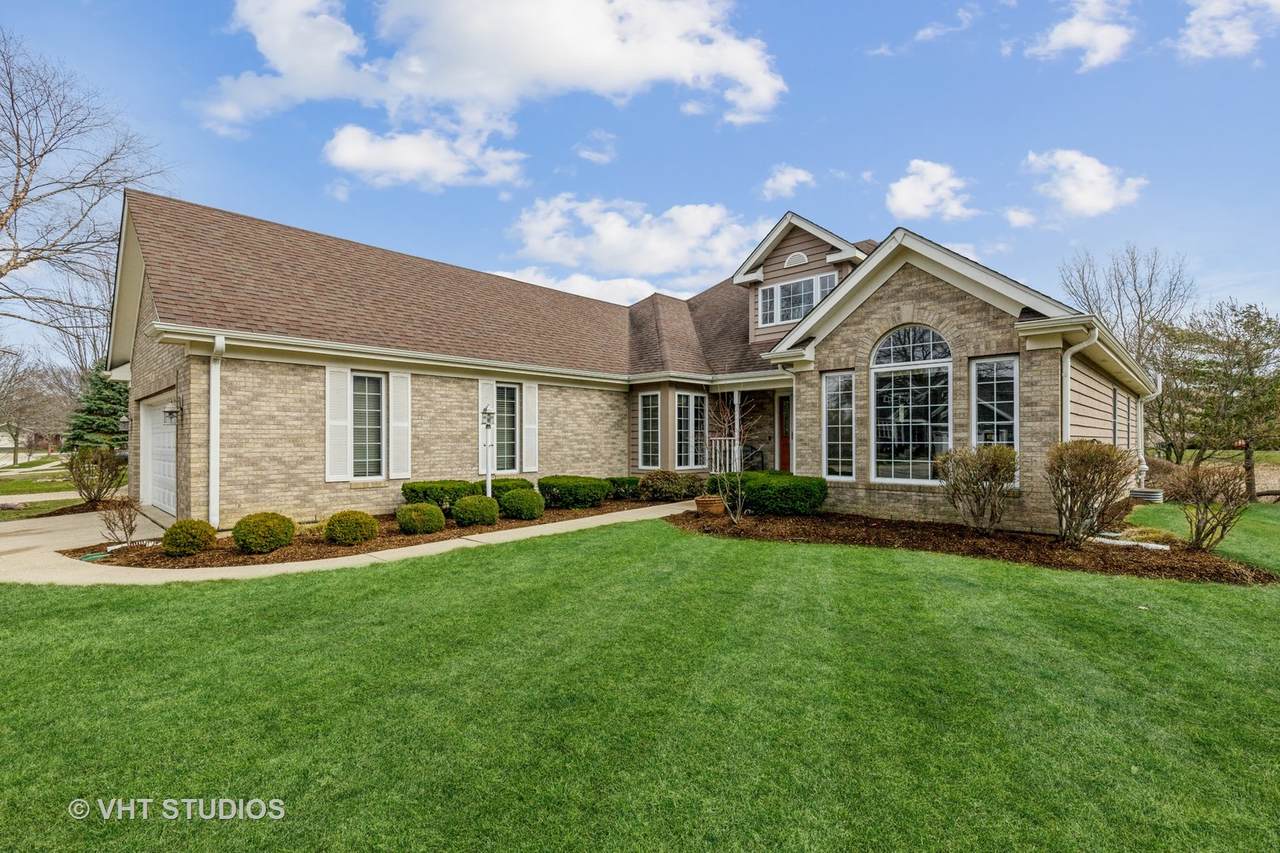 1067 Suffolk Court - Photo 1