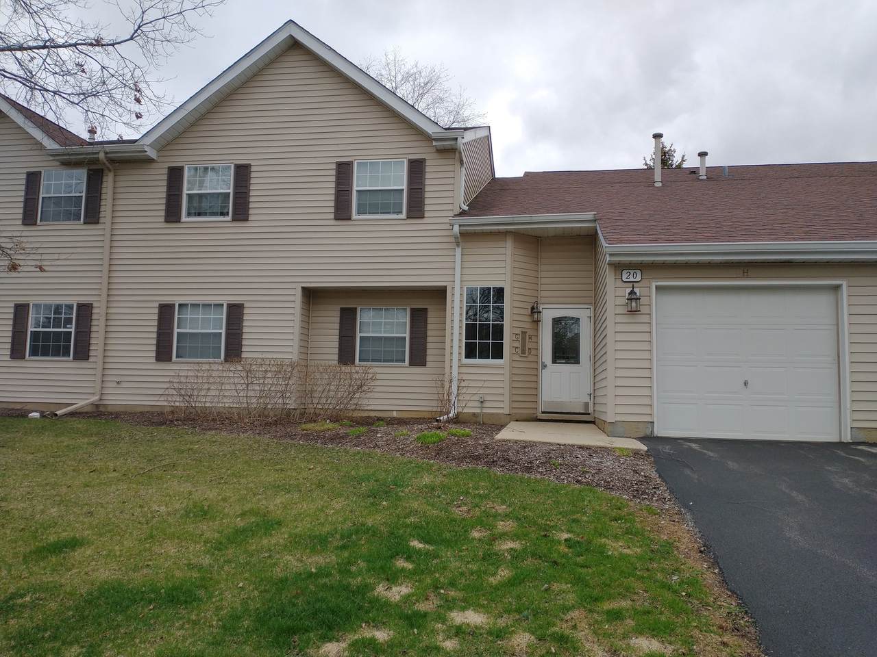 20 Gant Circle - Photo 1