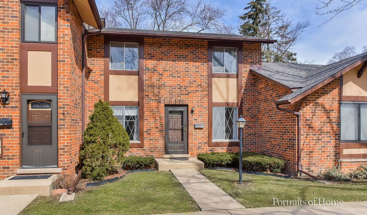 18W088 Standish Lane - Photo 1
