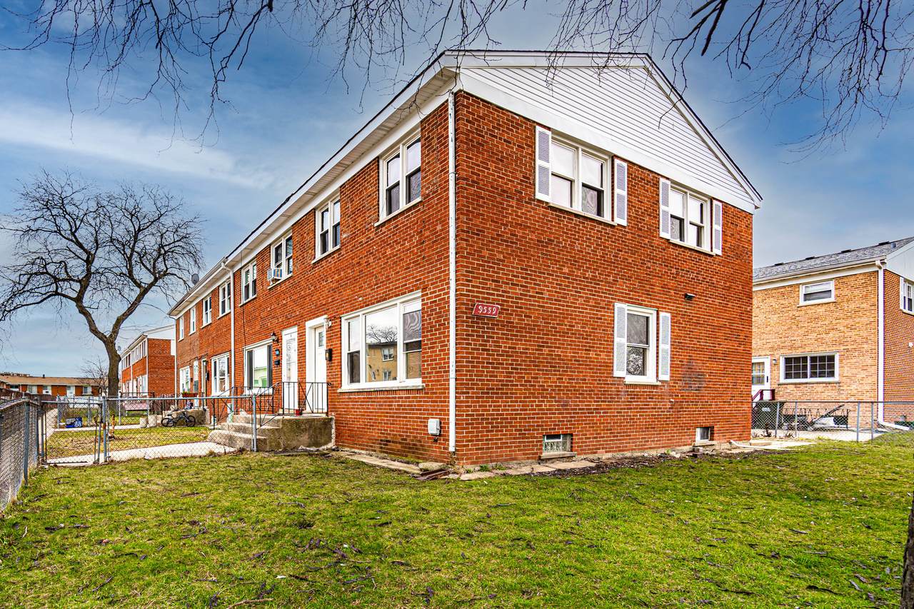 9559 Sumac Road - Photo 1