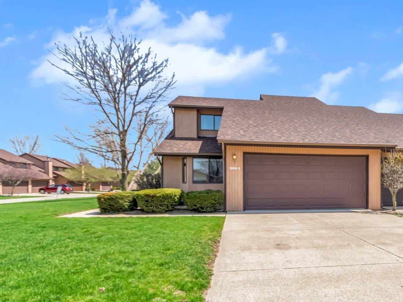 1009 Lakewood Drive - Photo 1