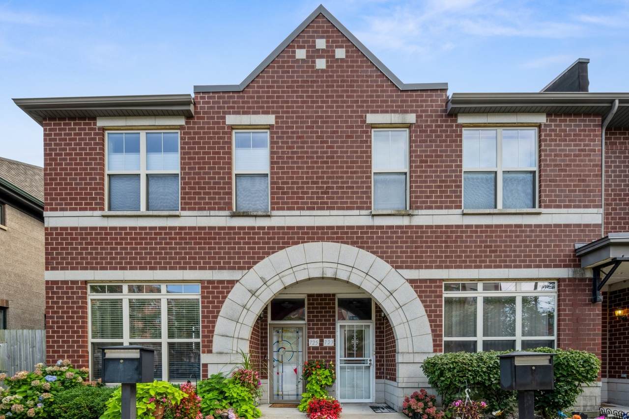 725 38th Street - Photo 1
