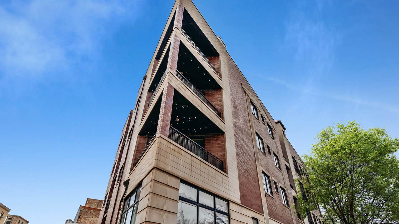 622 Rockwell Street - Photo 1