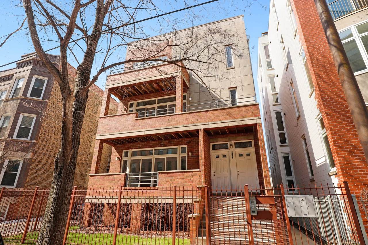 2424 Southport Avenue - Photo 1