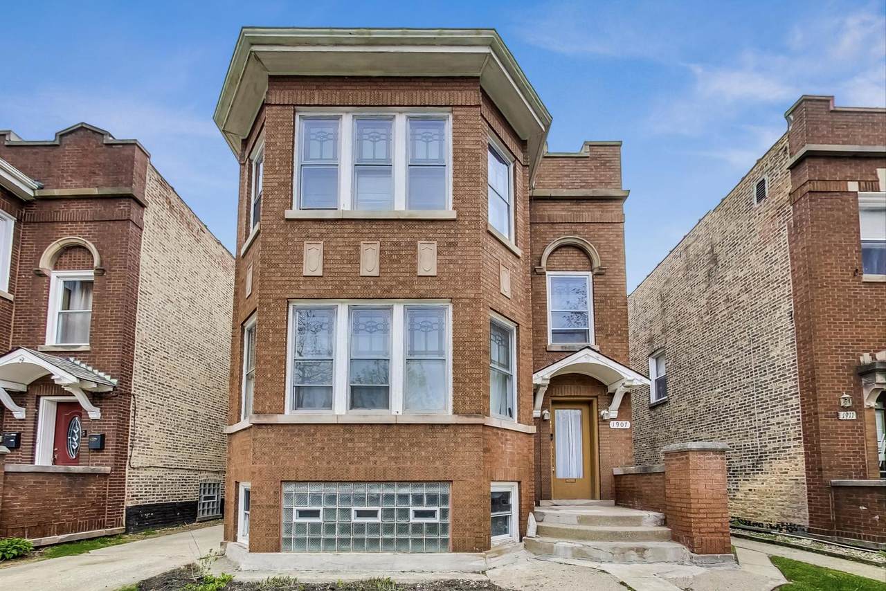 1907 Clarence Avenue - Photo 1