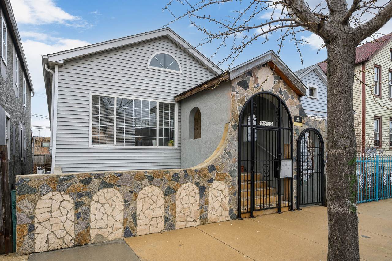 2332 18 Place - Photo 1